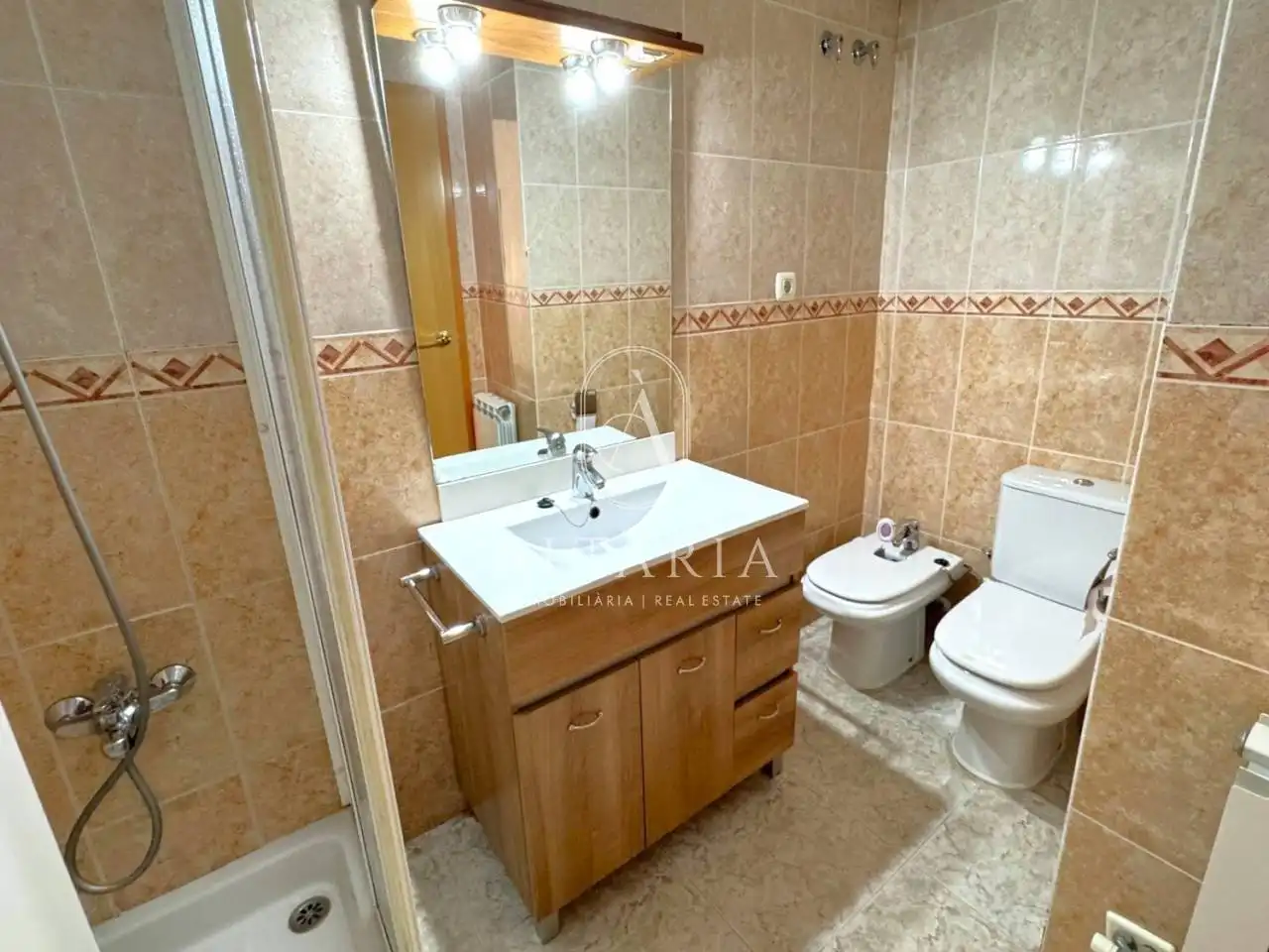 Baño de Piso en venta en Malgrat de Mar con Calefacción, Terraza y Alarma