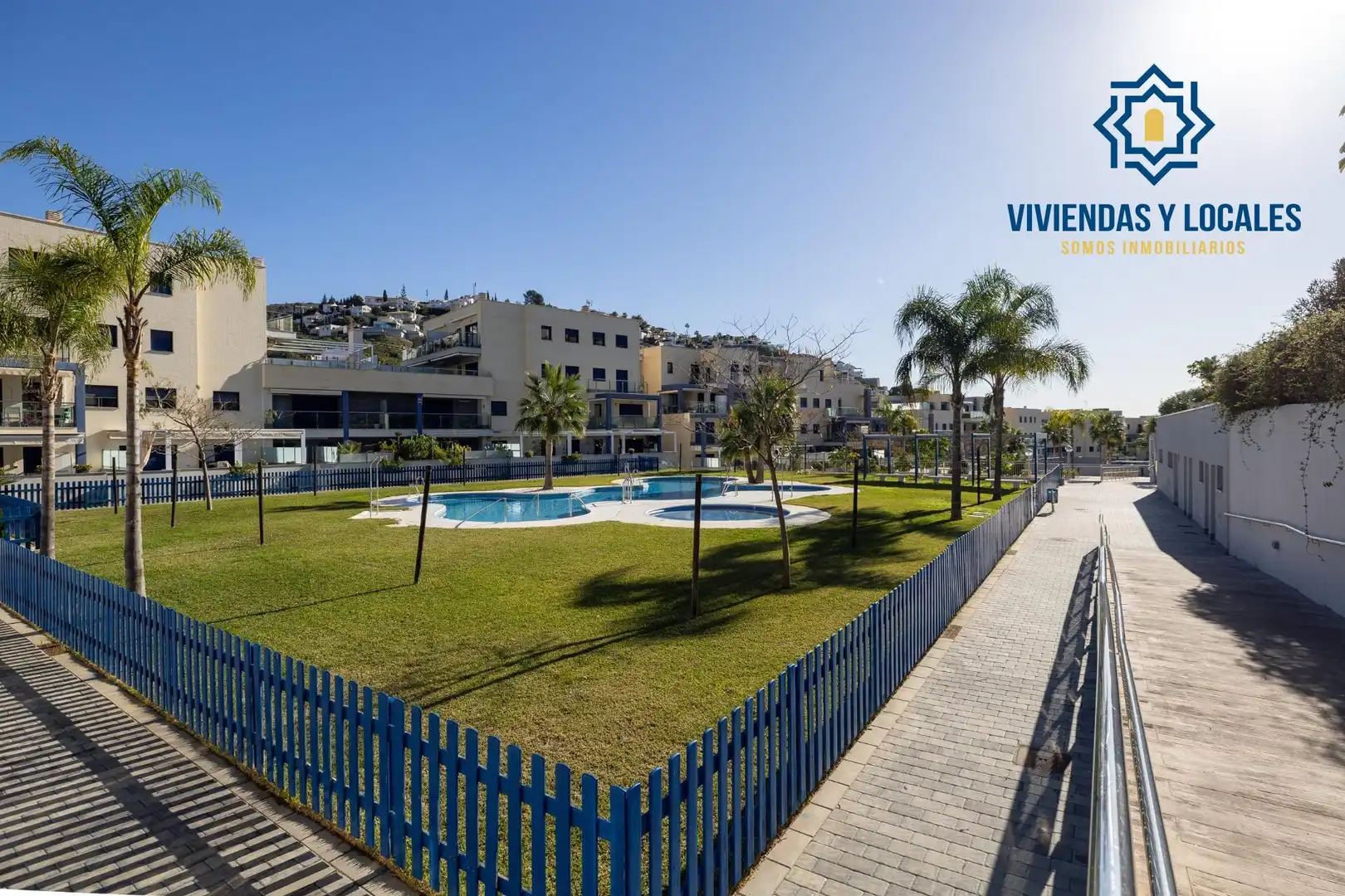 Vista exterior de Piso en venta en Almuñécar con Aire acondicionado, Jardín privado y Terraza
