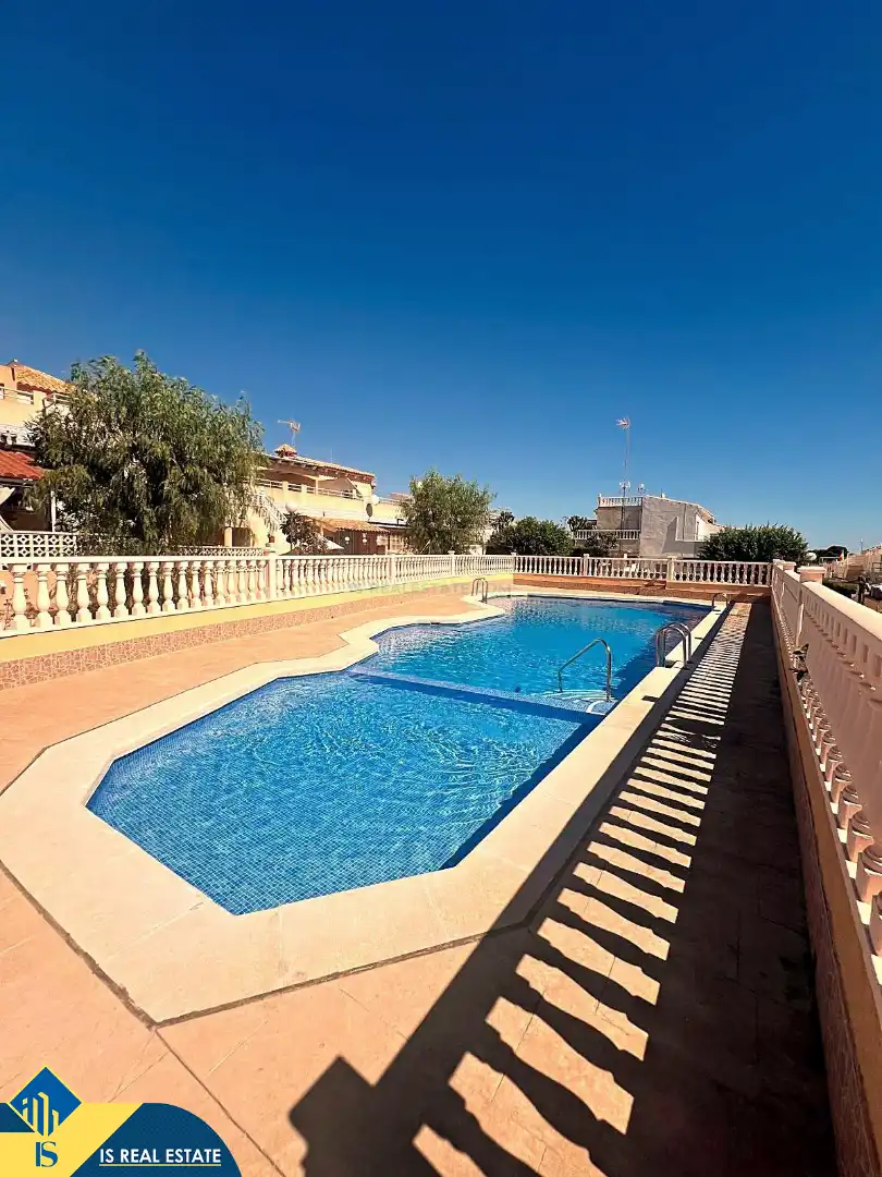 Bungalow con piscina en venta en Orihuela Costa, imagen 5