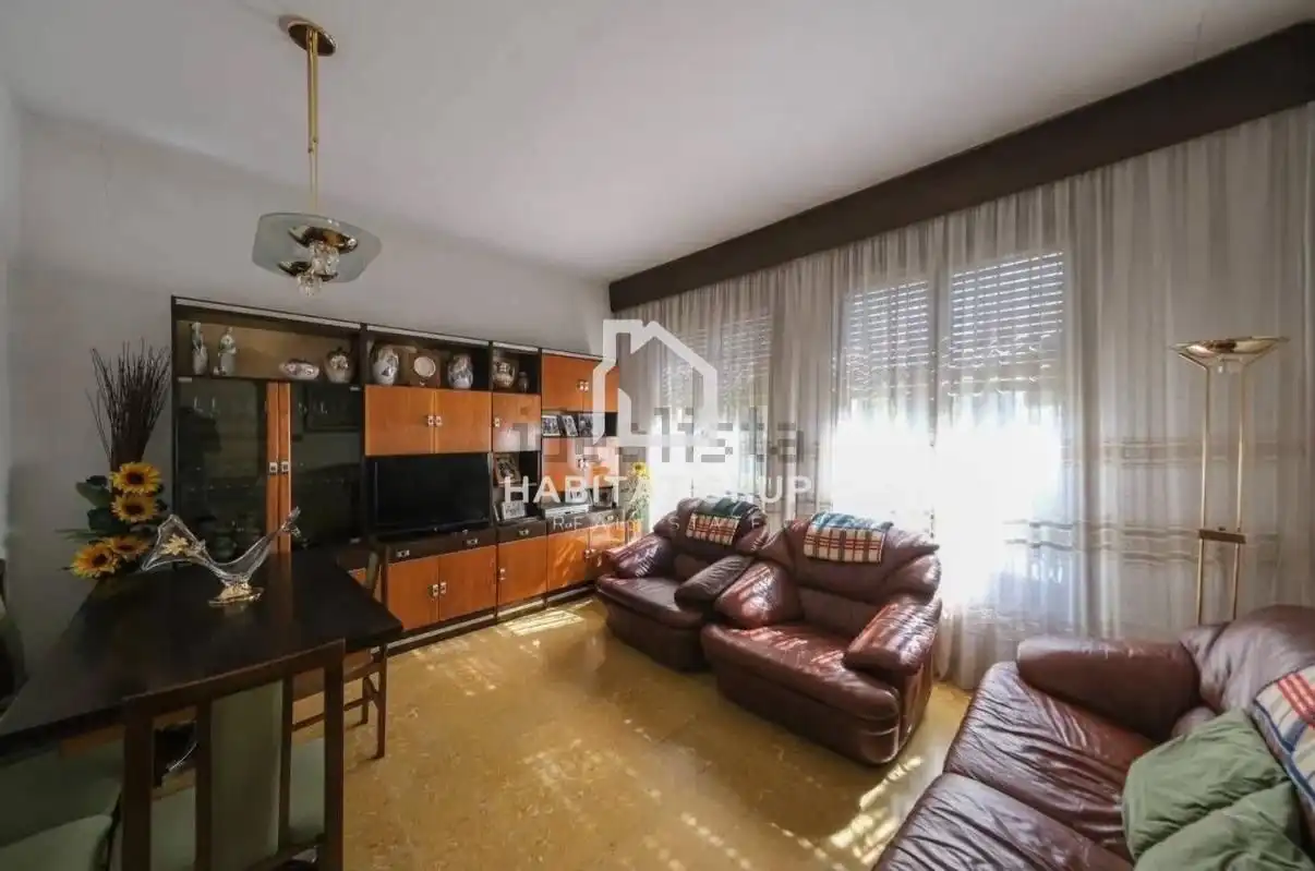 Sala d'estar de Casa o xalet en venda en Torelló amb Jardí privat i Terrassa