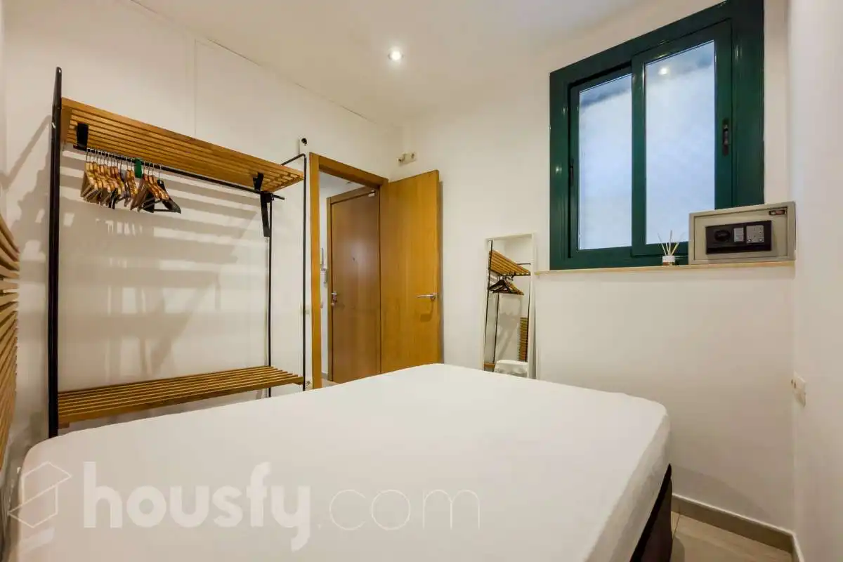 Bedroom of Flat for sale in Barcelona  with Air Conditioner and Furnished