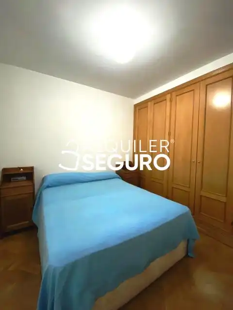 Dormitori de Pis de lloguer en Tres Cantos amb Calefacció i Moblat