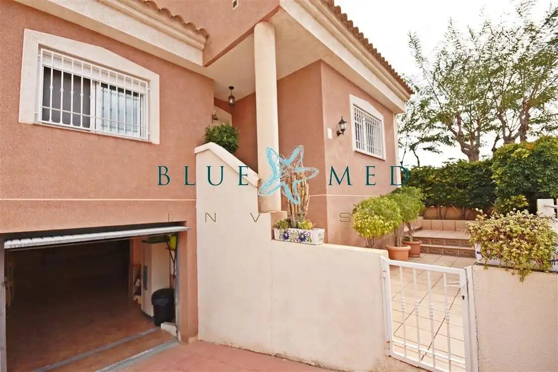 Vista exterior de Casa o xalet en venda en Mazarrón amb Aire condicionat, Calefacció i Terrassa