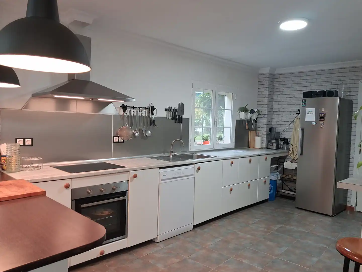 Cocina de Casa o chalet en venta en Castilleja de la Cuesta con Aire acondicionado, Calefacción y Jardín privado