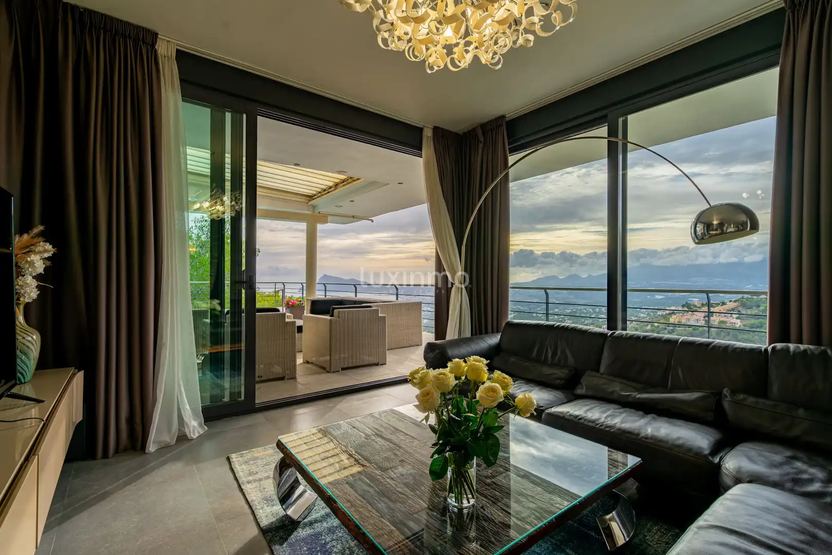 Sala de estar de Casa o chalet en venta en Altea con Aire acondicionado, Calefacción y Jardín privado