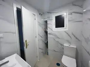 Badezimmer von Wohnung zur untervermieten in Granada mit Möbliert und Balkon