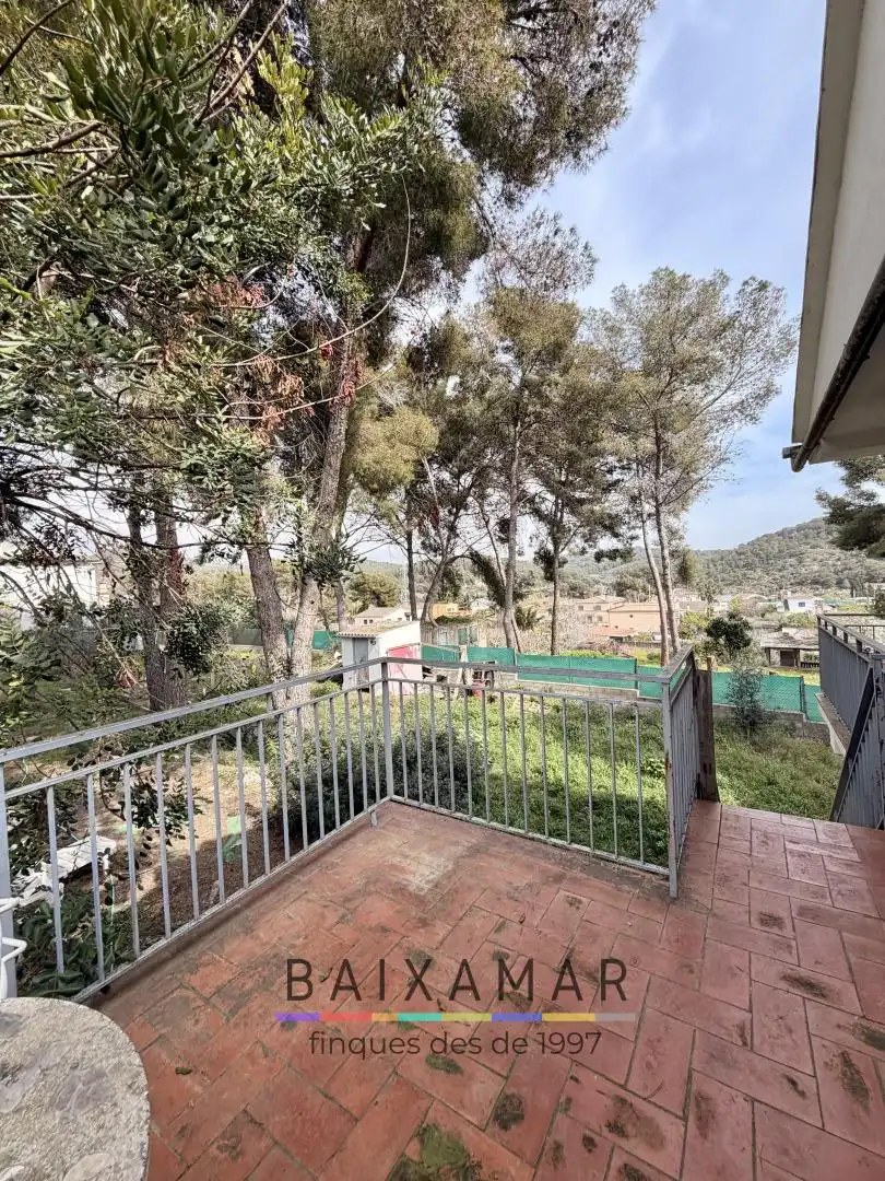Jardí de Casa o xalet en venda en Cubelles amb Calefacció, Jardí privat i Forn