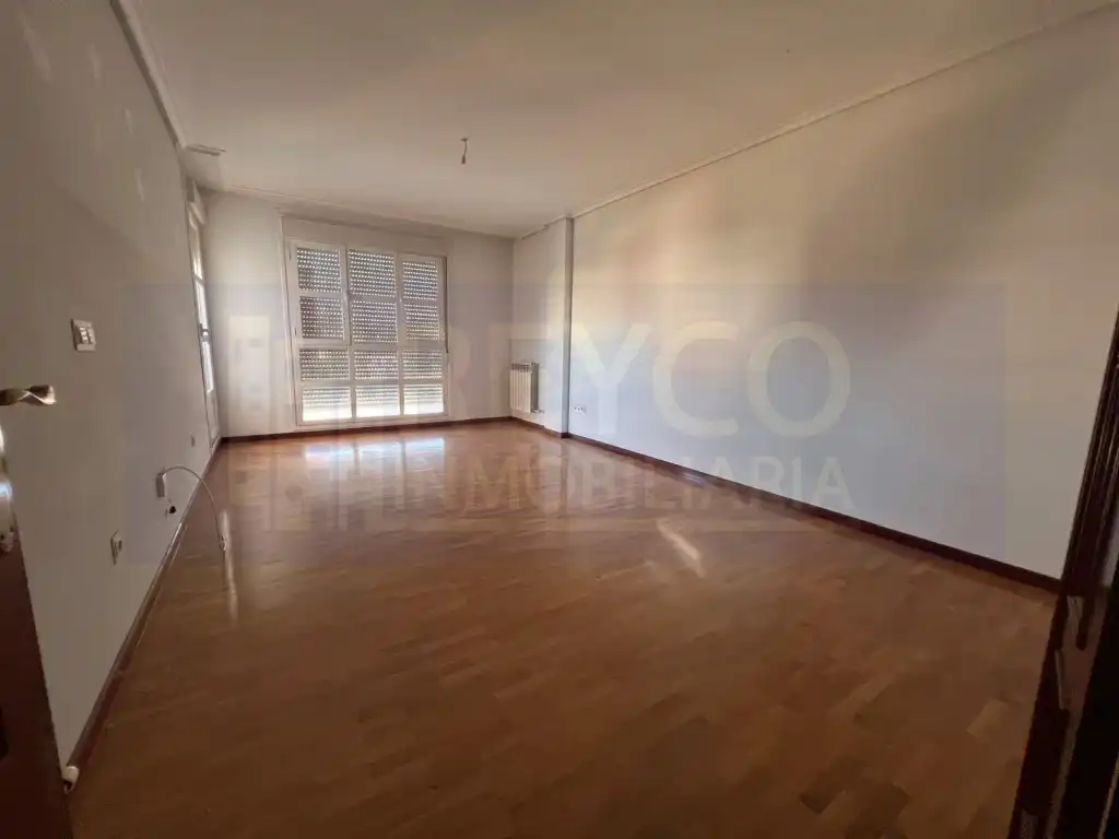 Flat with terrace for sale in Calle Magdalena, imagen 4