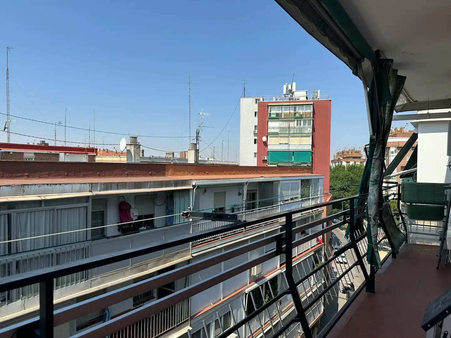 Vista exterior de Pis de lloguer en Madrid amb Calefacció, Moblat i Rentadora