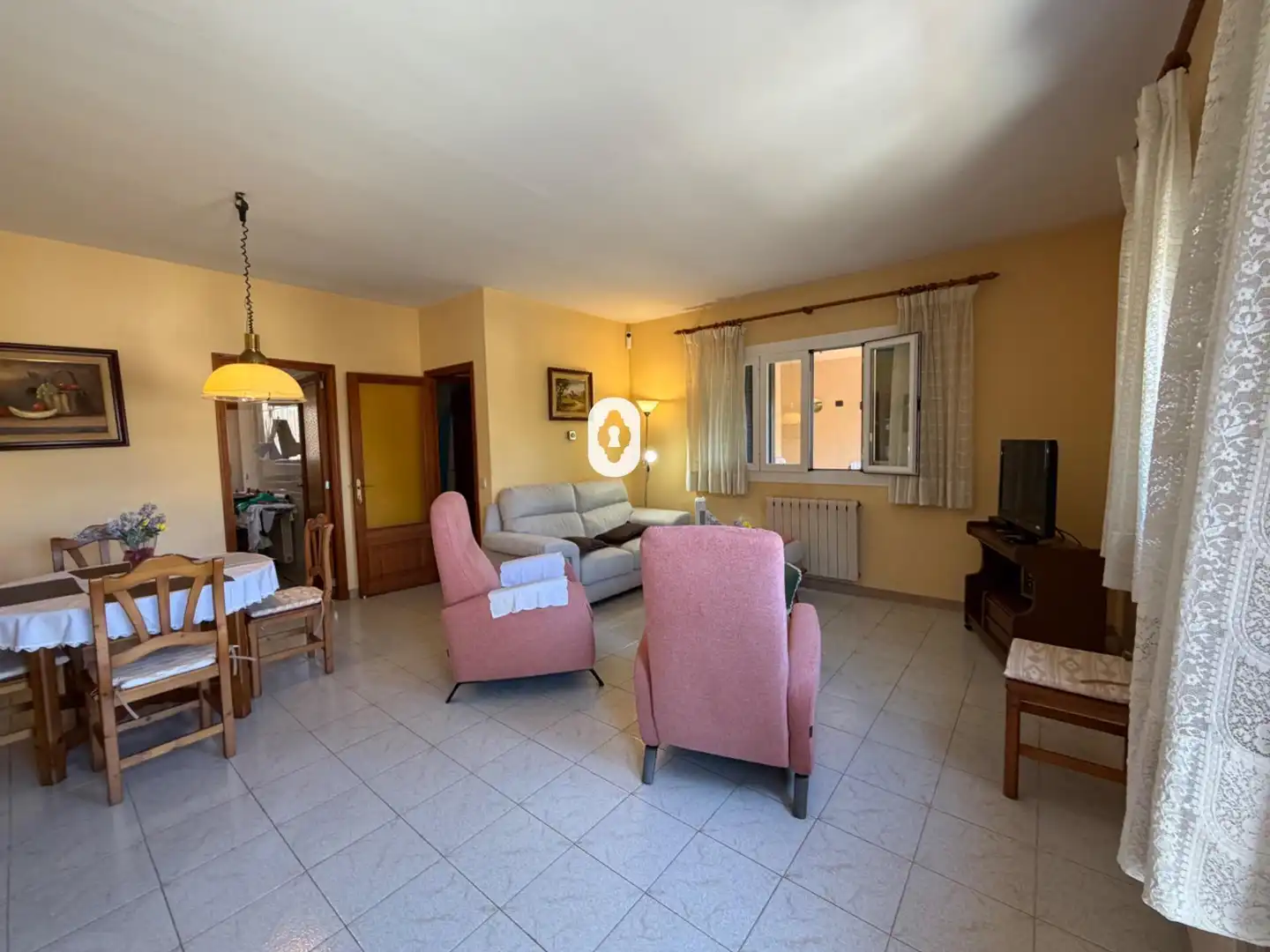Wohnzimmer von Einfamilien-Reihenhaus zum Verkauf in Son Servera mit Heizung, Privatgarten und Terrasse