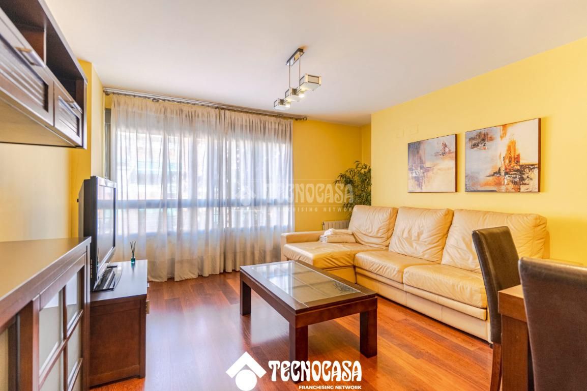 Living room of Flat for sale in  Granada Capital