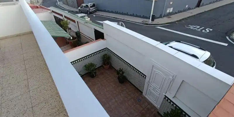 Vista exterior de Casa adosada en venta en Telde con Terraza, Trastero y Amueblado