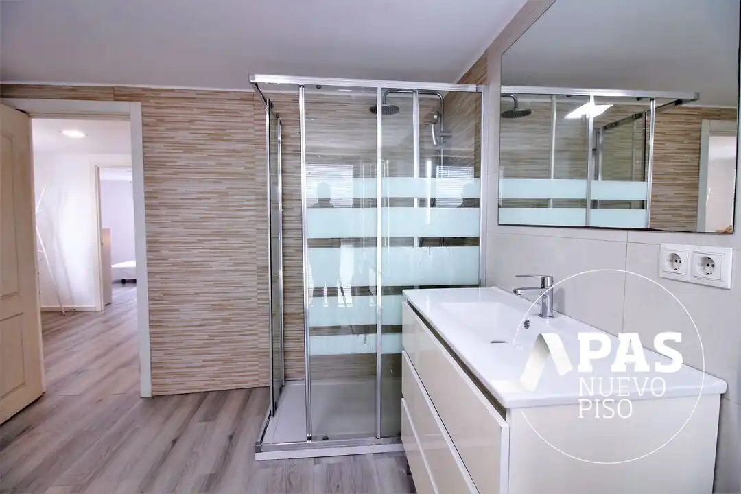 Baño de Casa o chalet en venta en Santander con Calefacción, Parquet y Terraza