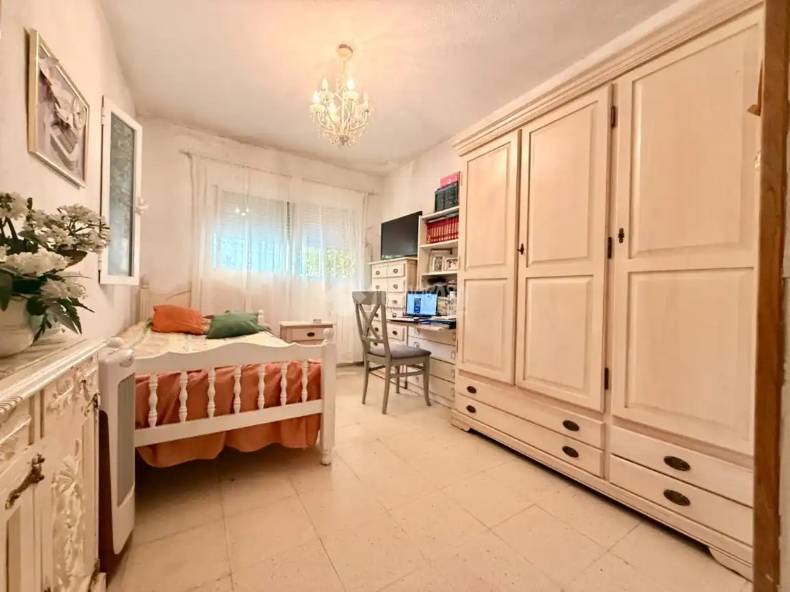 Casa aparellada en venda a Alovera, imagen 14