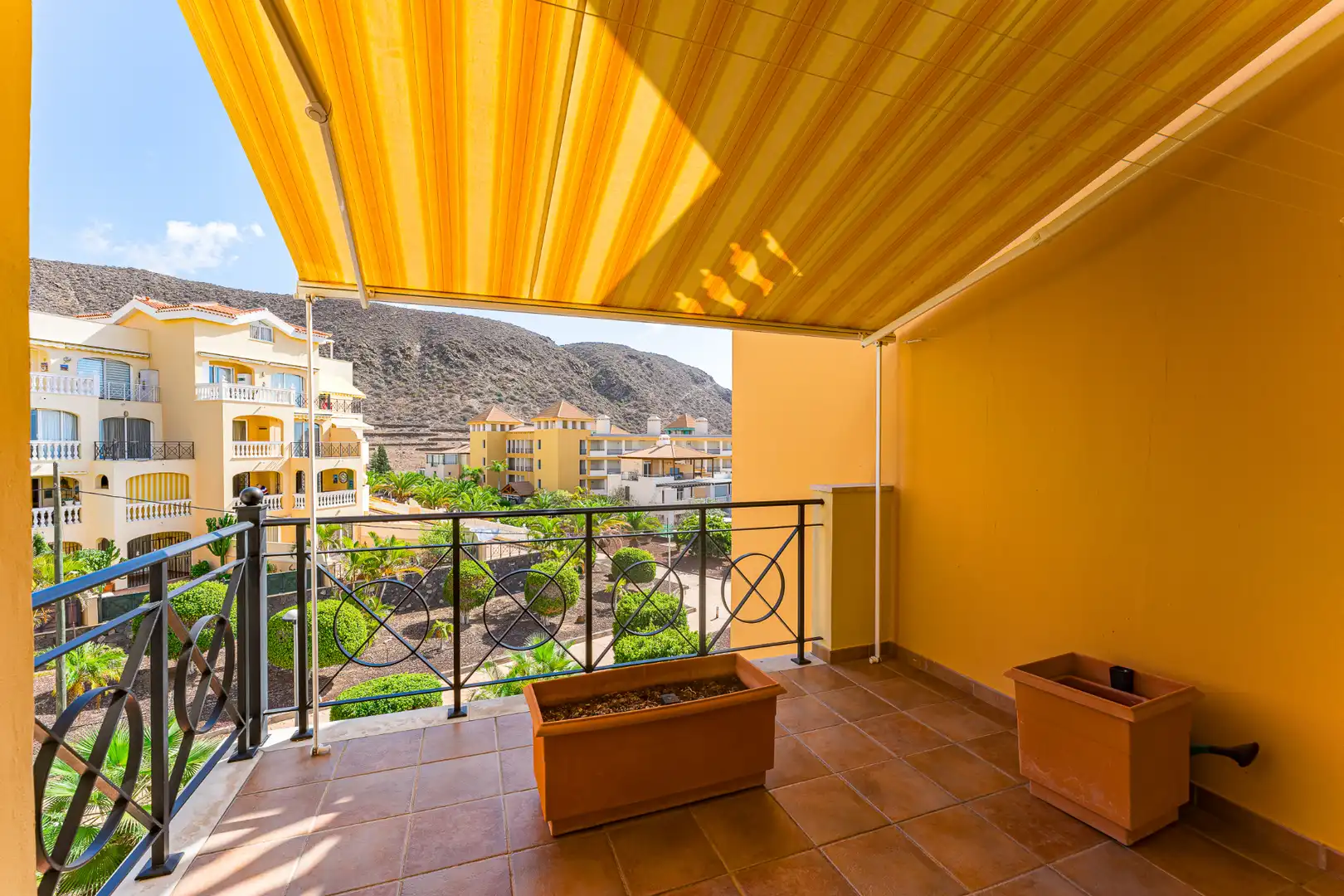 Apartament amb terrassa en venda a Calle Falúa 45, imagen 32