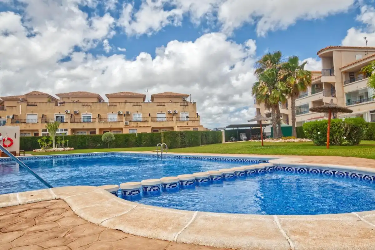 Piscina de Apartamento en venta en Orihuela con Aire acondicionado, Terraza y Amueblado