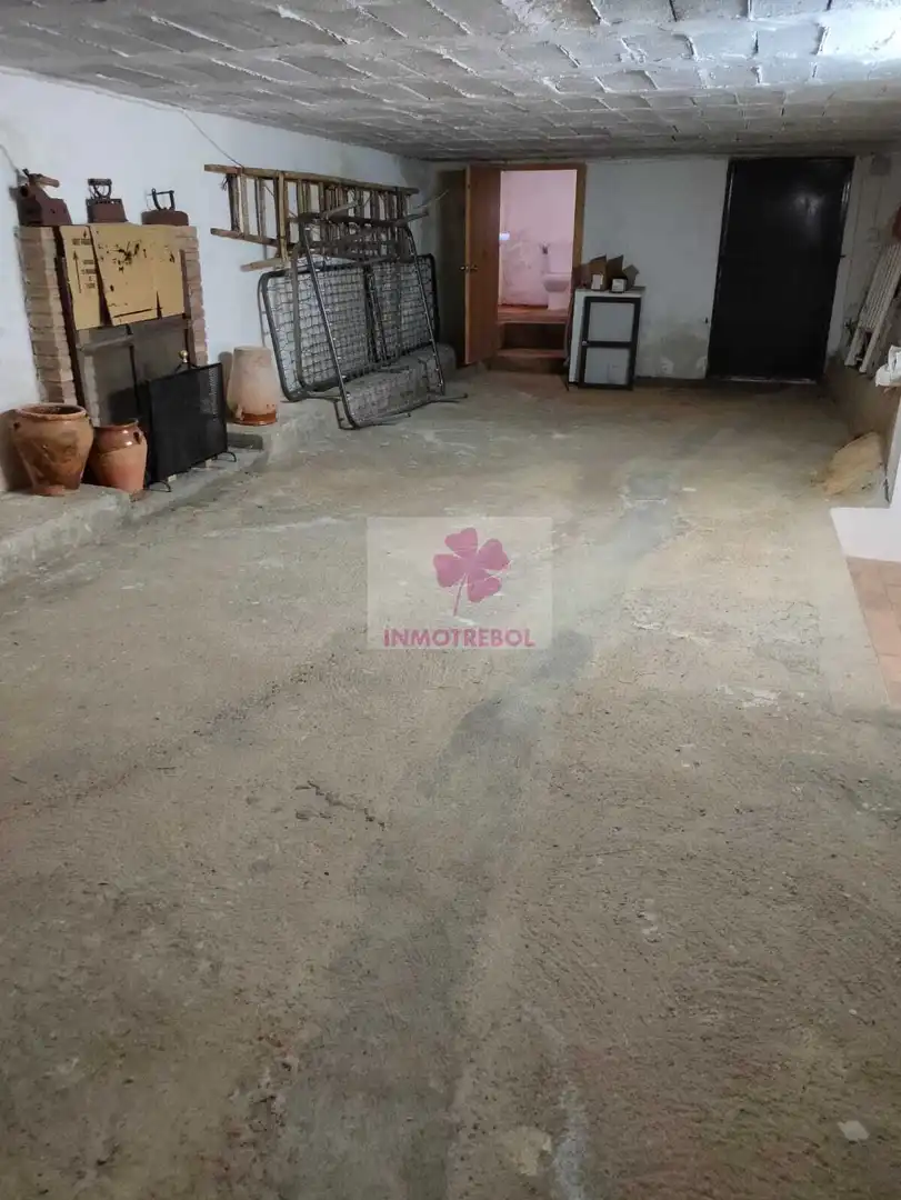 Casa o xalet en venda en Alanís amb Jardí privat, Terrassa i Traster