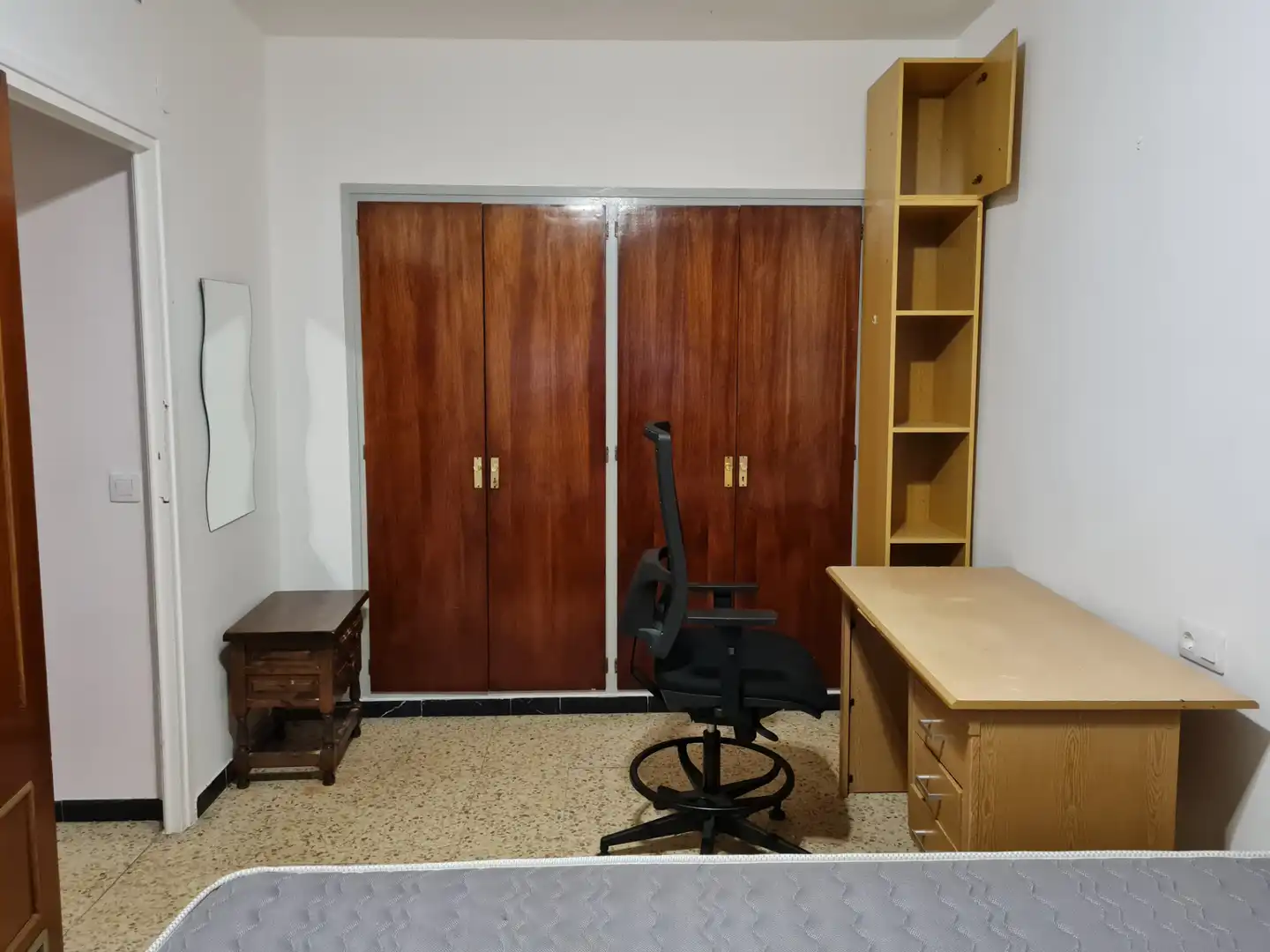Piso en venta en Girona con Calefacción y Horno