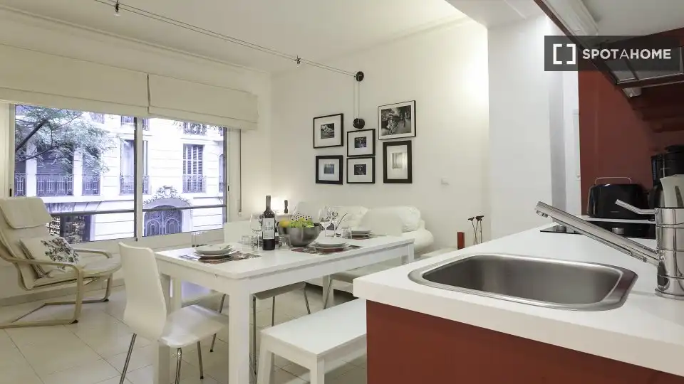Flat to rent in Gràcia, imagen 2