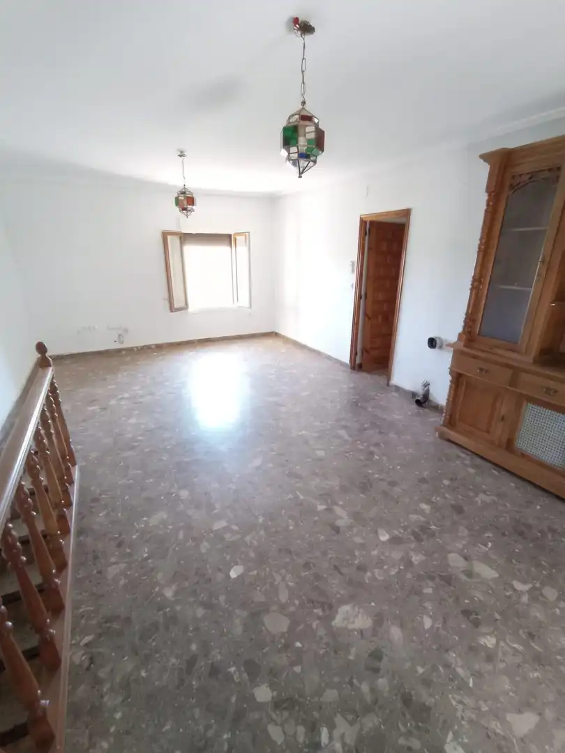 Sala d'estar de Casa o xalet en venda en Cáceres amb Aire condicionat, Calefacció i Jardí privat