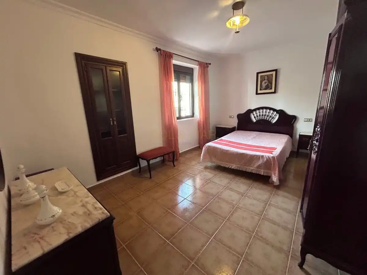 Dormitori de Casa o xalet en venda en Álora amb Calefacció, Terrassa i Traster