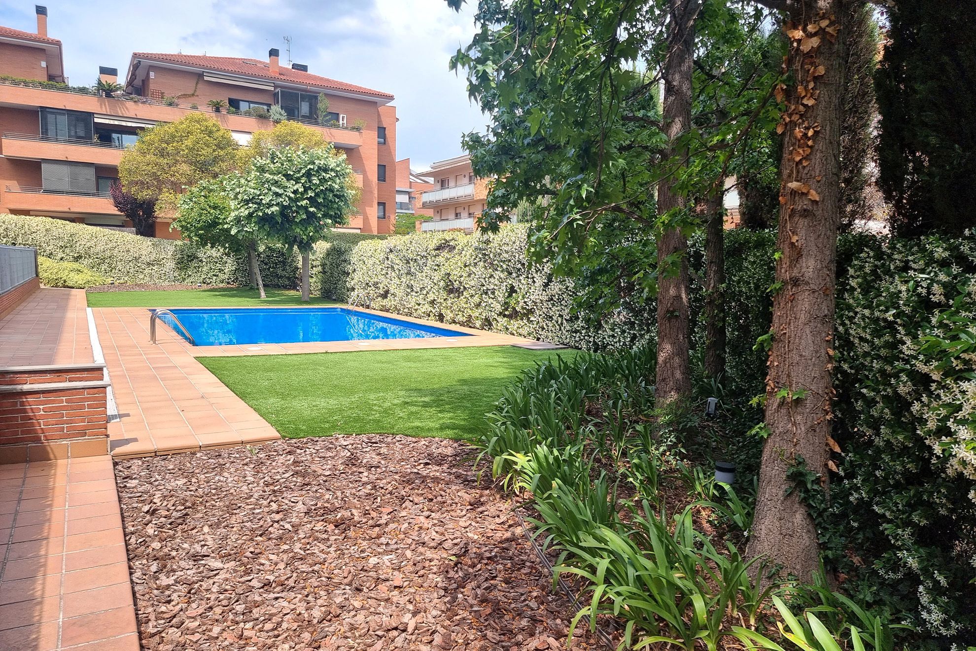 Swimming pool of Planta baja to rent in Sant Cugat del Vallès  with Heating, Private garden and Parquet flooring