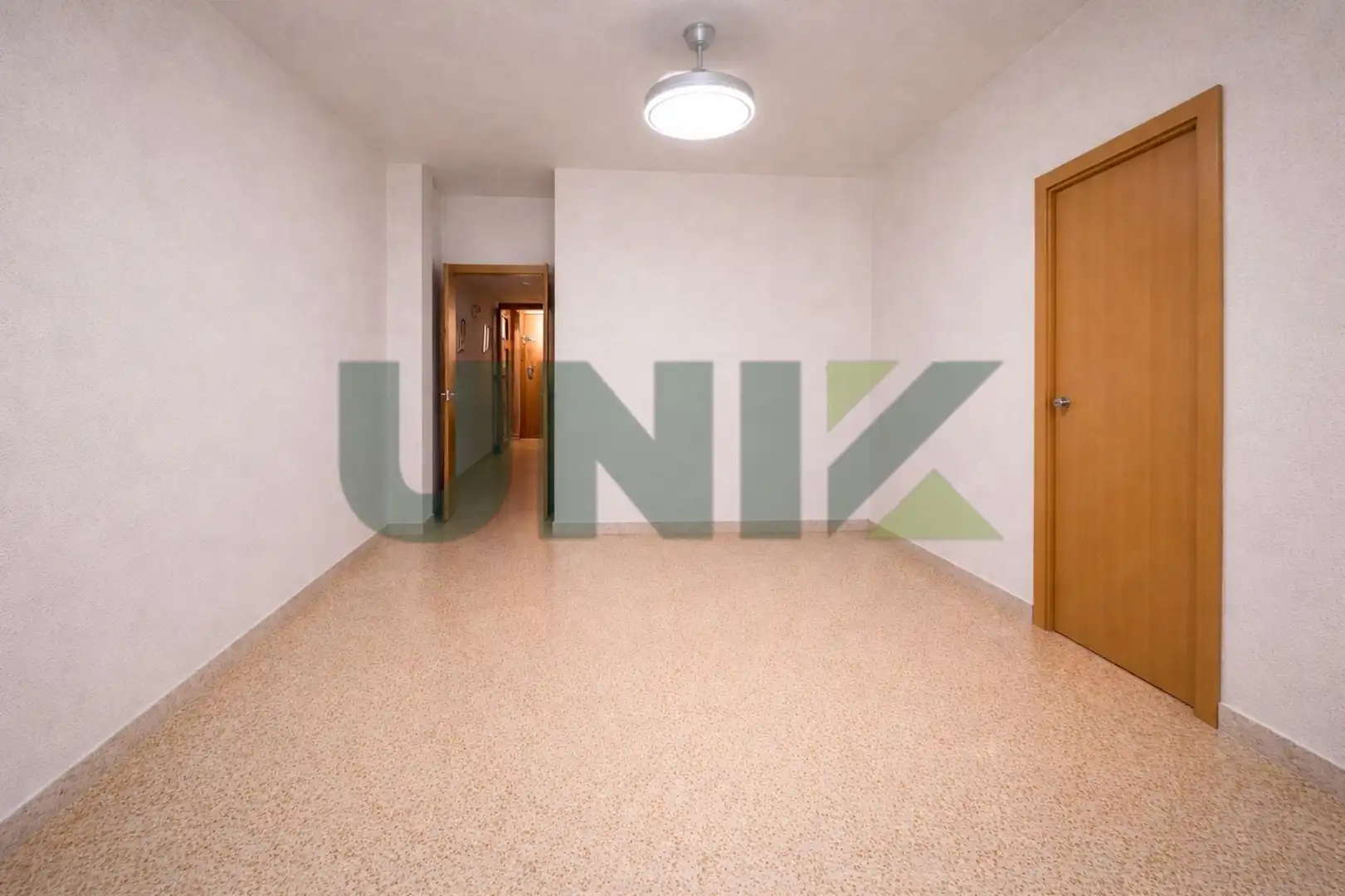Schlafzimmer von Wohnung zum Verkauf in Barcelona mit Klimaanlage und Terrasse