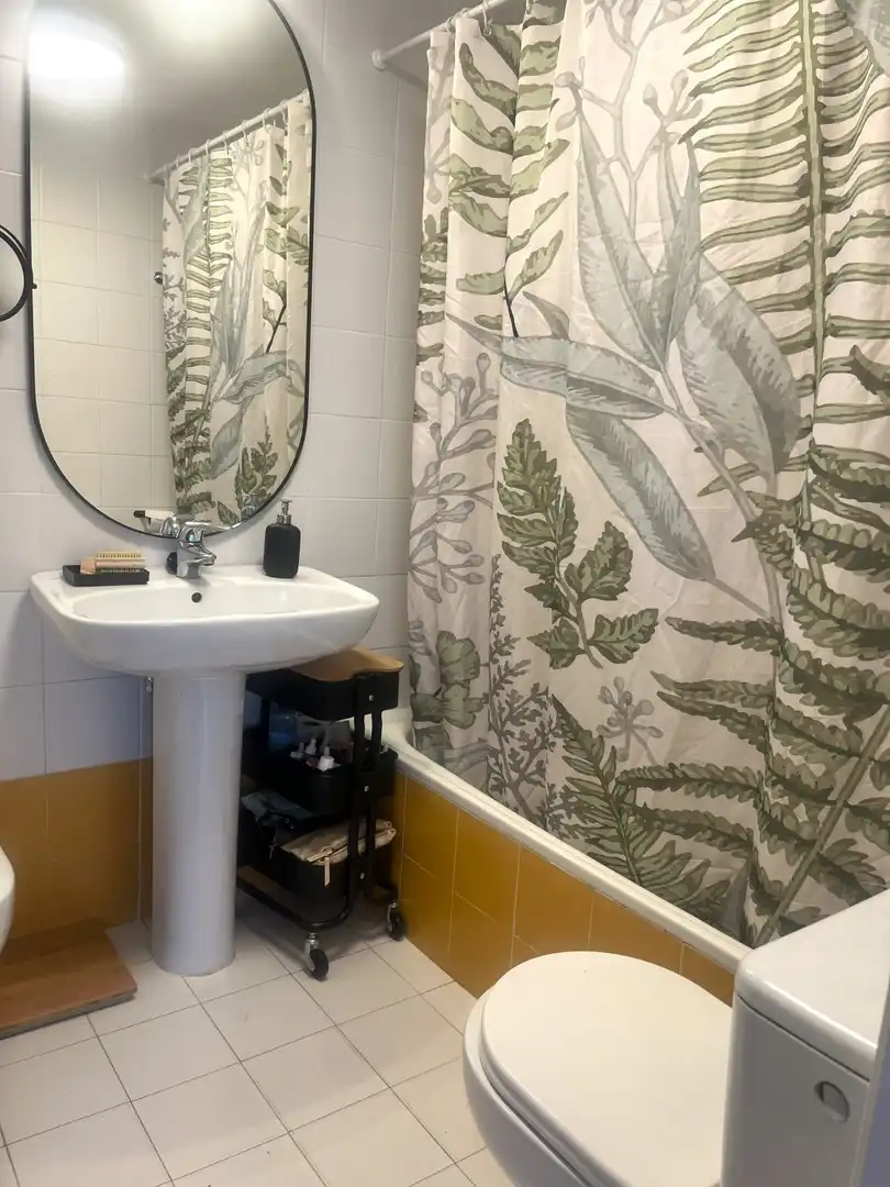 Badezimmer von Wohnung zur Miete in Sevilla mit Klimaanlage und Heizung