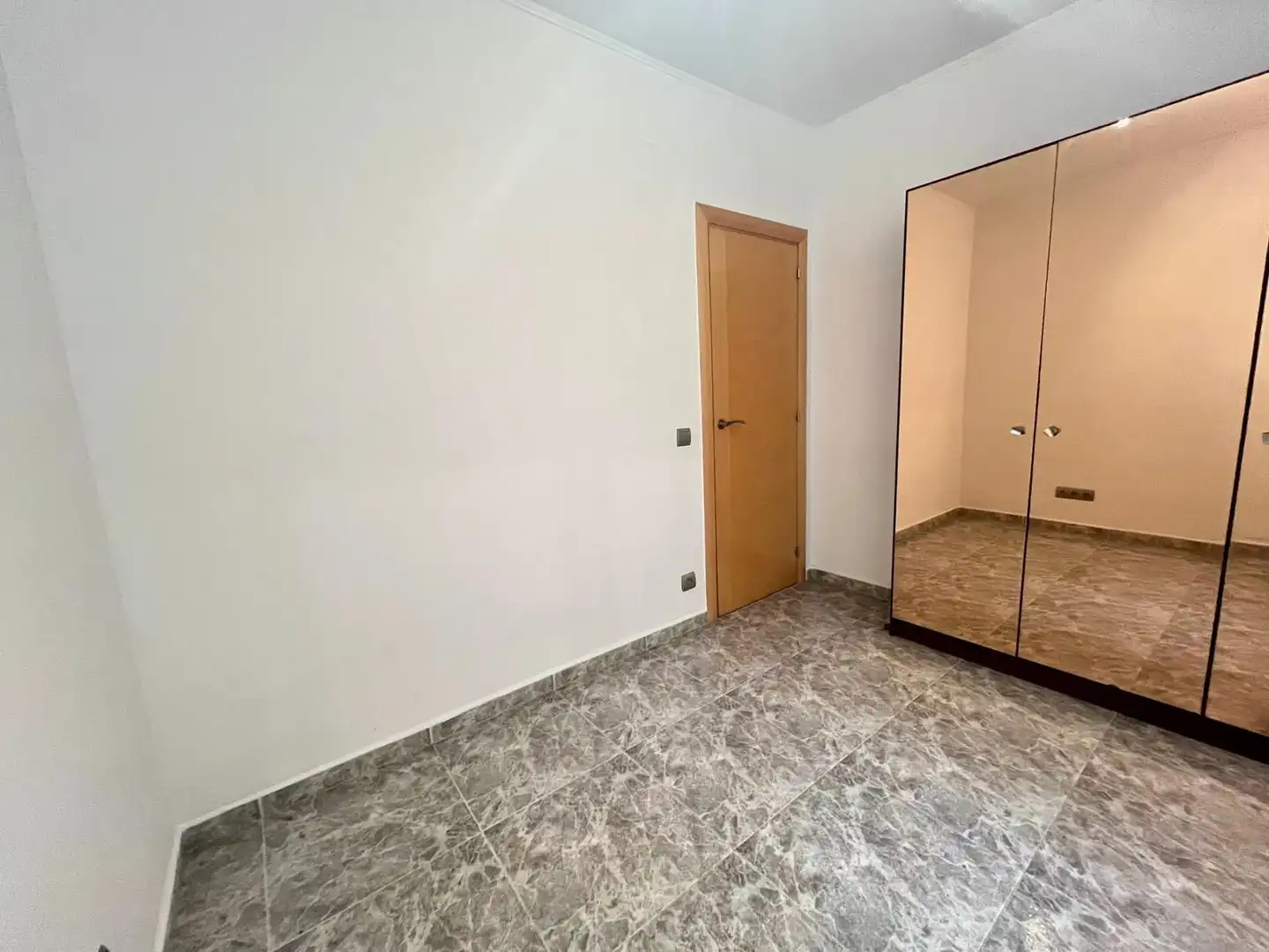 Habitación de Piso en venta en Badalona con Aire acondicionado y Calefacción