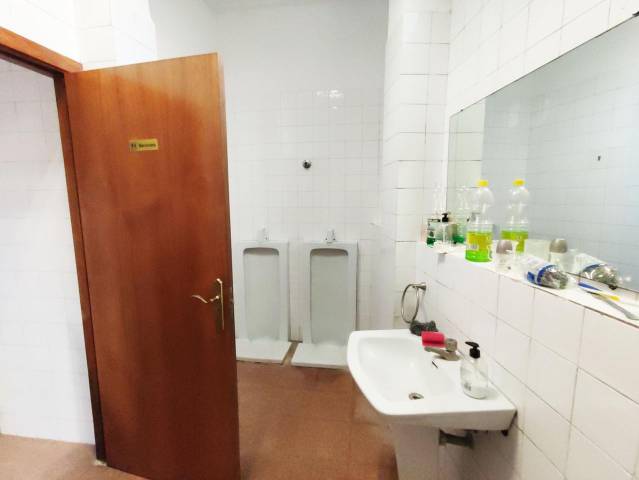 Local comercial en Alquiler en Joan Carles I en Mont Ferrant - Joan Carles I