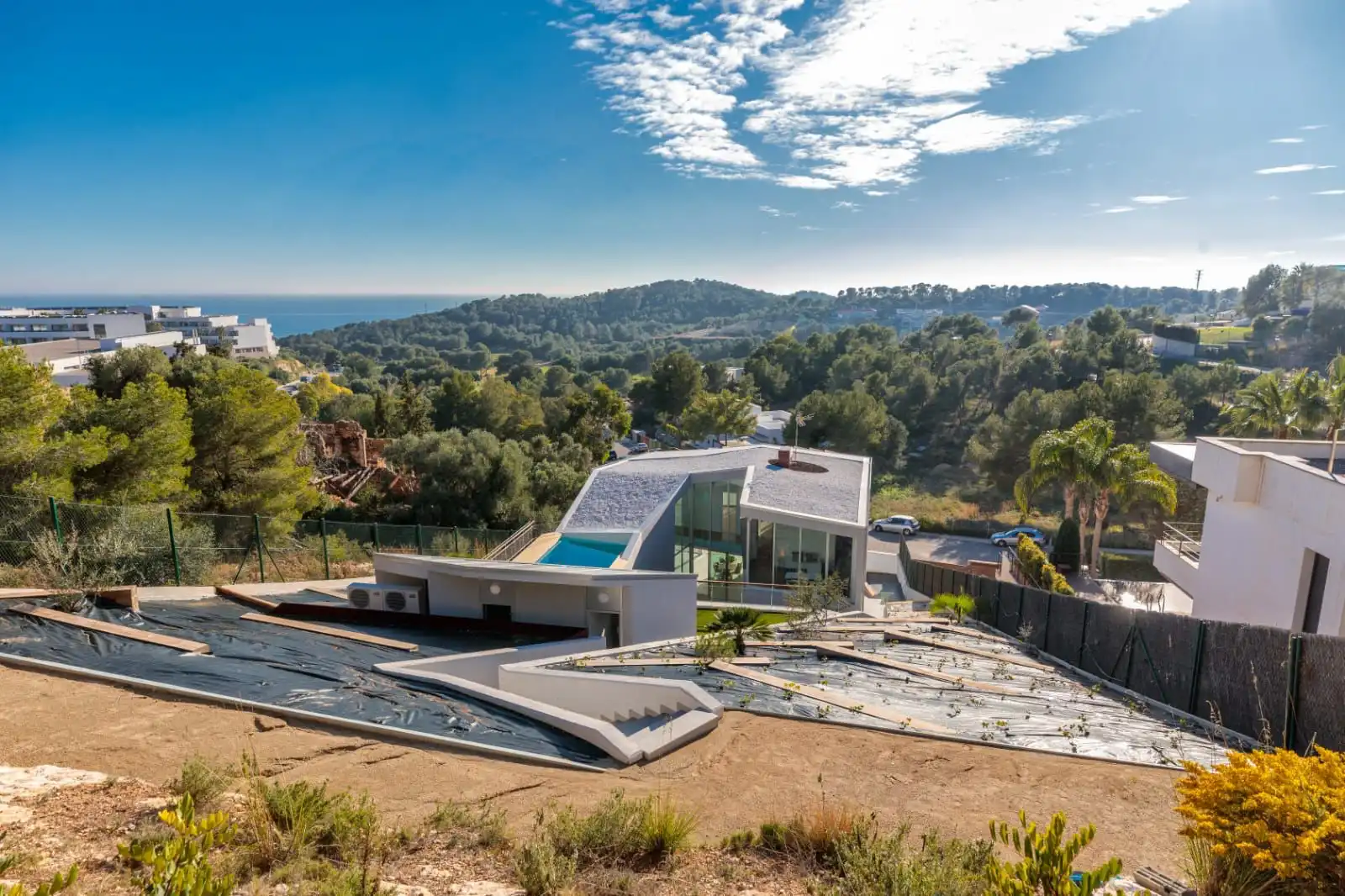 Außenansicht von Haus oder Chalet zum Verkauf in Sitges mit Klimaanlage, Heizung und Privatgarten