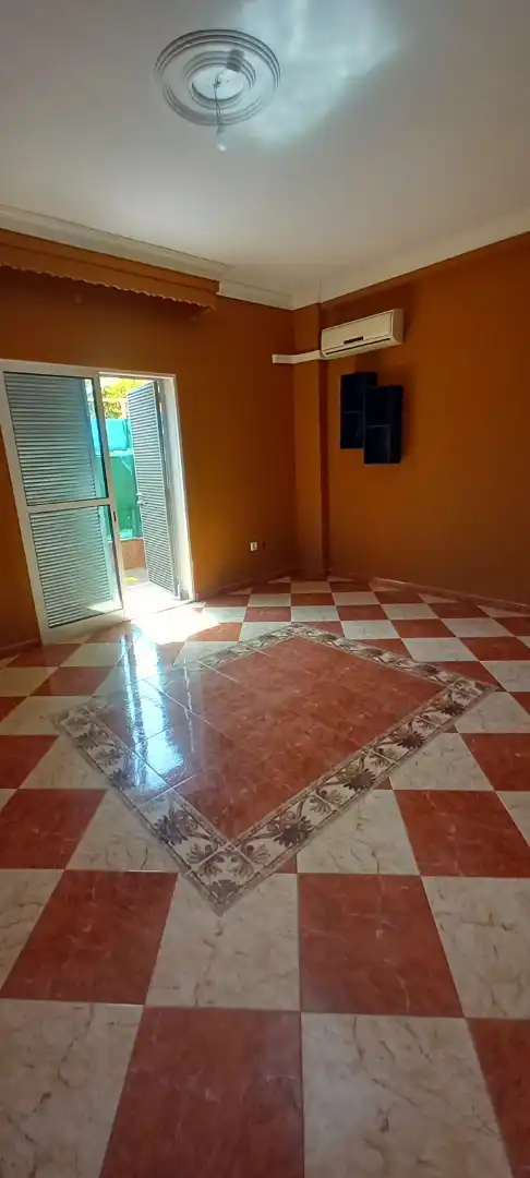 Maisonette zum Verkauf in Sevilla mit Klimaanlage