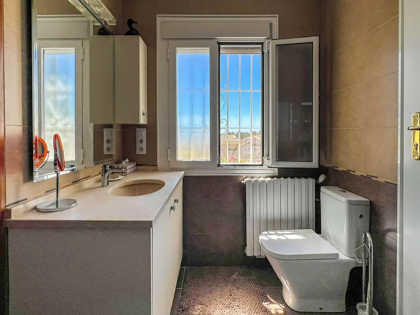 Baño de Casa o chalet en venta en La Nucia con Aire acondicionado, Calefacción y Jardín privado