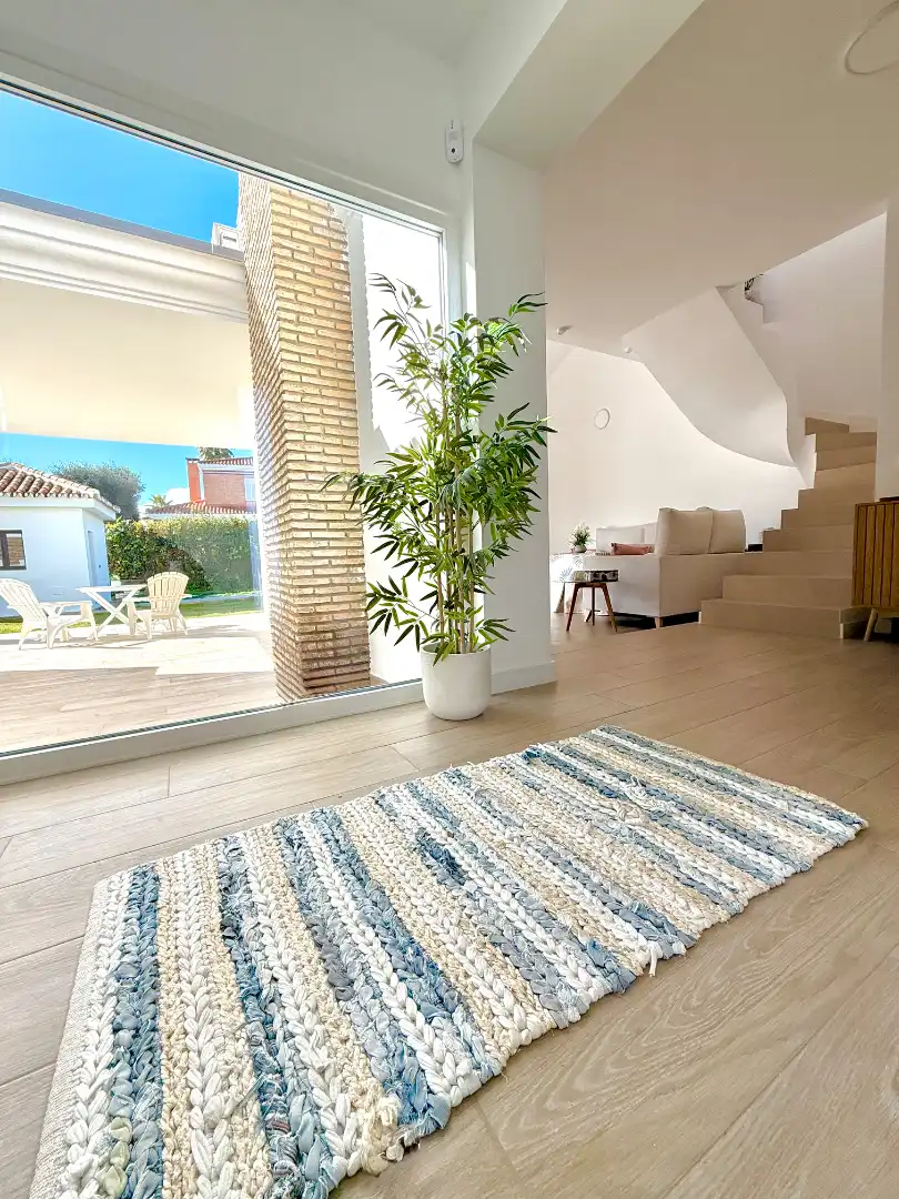 Sala d'estar de Casa o xalet en venda en Espartinas amb Aire condicionat, Calefacció i Jardí privat