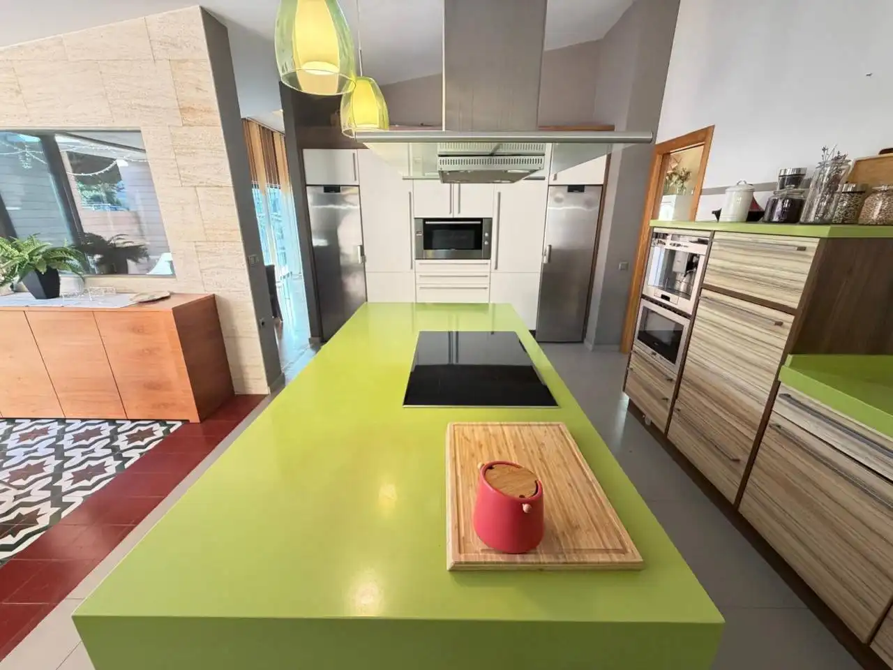 Cuina de Casa o xalet en venda en Chiclana de la Frontera amb Aire condicionat, Jardí privat i Terrassa