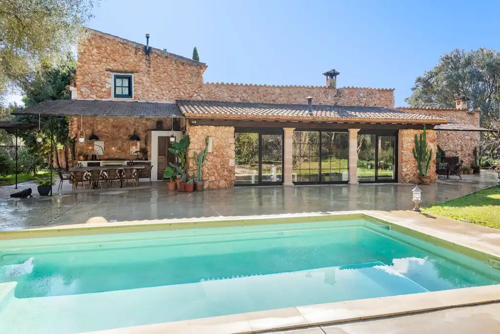 Maison rustique avec piscine à vendre à Sencelles