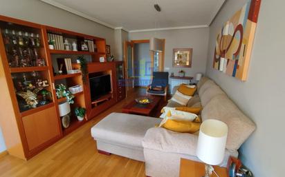 Living room of Flat for sale in Villaquilambre  with Terrace and Balcony