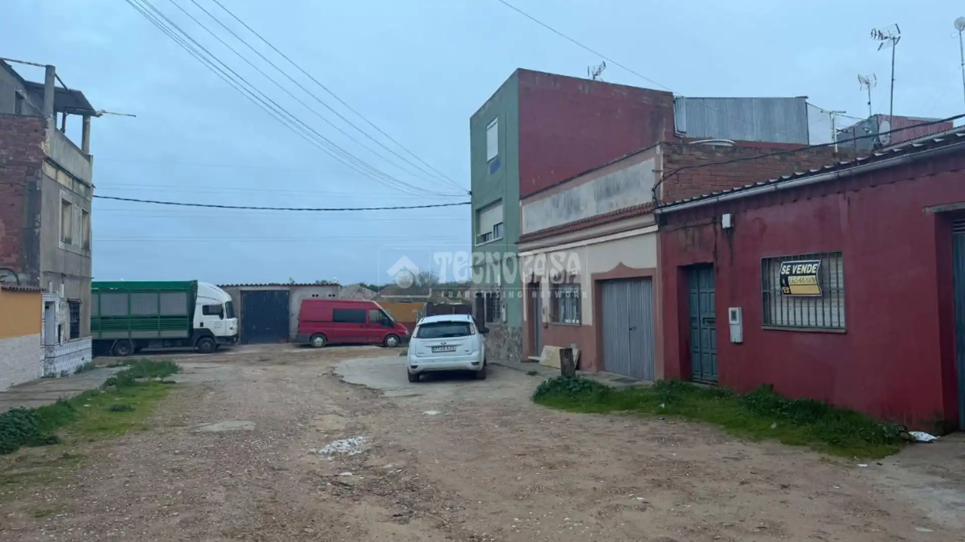 Casa adosada en venta en Dehesilla de Calamón - Campomanes