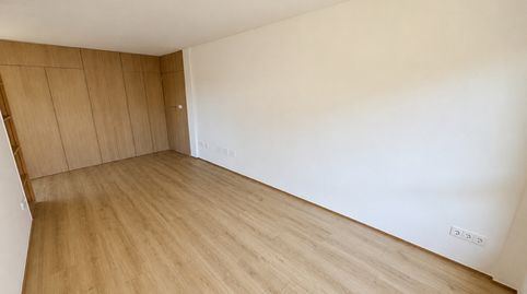 Foto 3 de Piso de alquiler en Eixample Sud – Migdia, Girona Capital