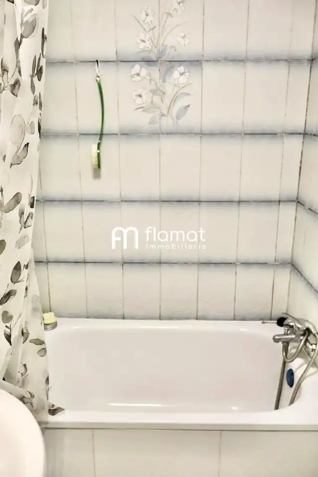 Bathroom of Ground floor for sale in Santa Coloma de Gramenet