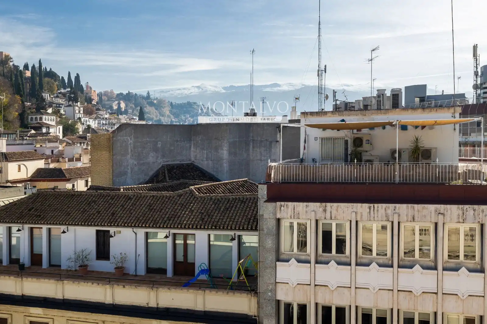 Vista exterior de Ático en venta en Granada con Aire acondicionado y Terraza