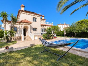 Villa avec balcon à vendre à Platja de Mont-roig