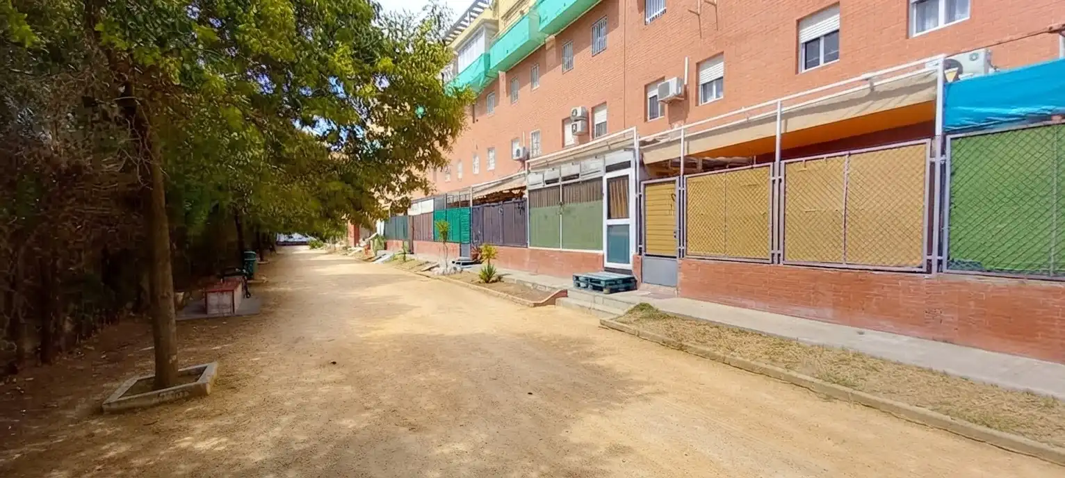 Außenansicht von Maisonette zum Verkauf in Sevilla mit Klimaanlage