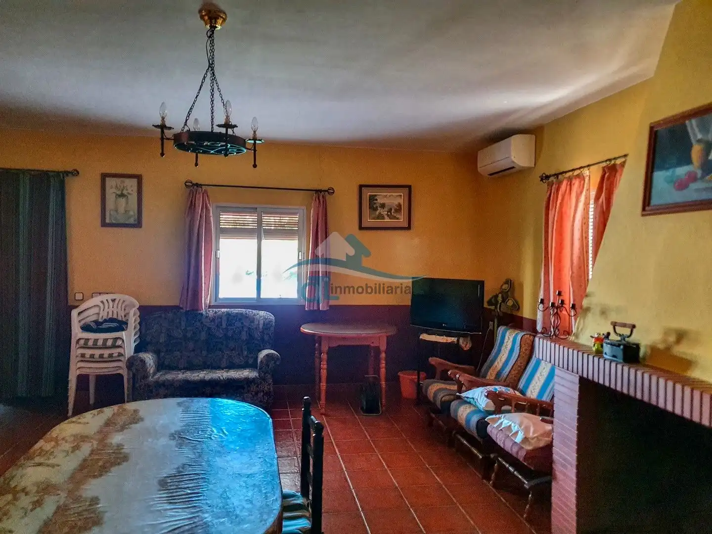 Sala d'estar de Casa o xalet en venda en Linares amb Jardí privat i Piscina