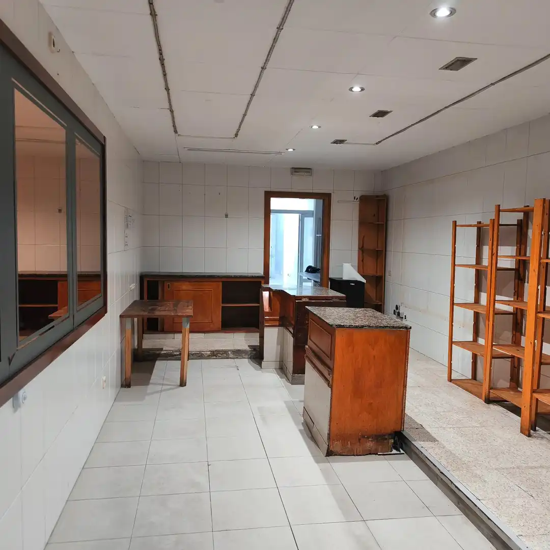 Local comercial de lloguer a Joan Prim, imagen 4