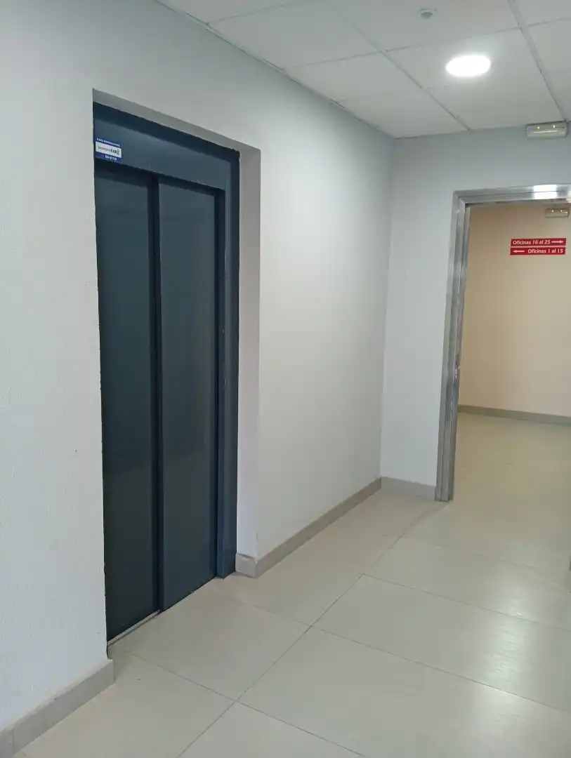 Oficina amb ascensor en venda a Salteras, imagen 13