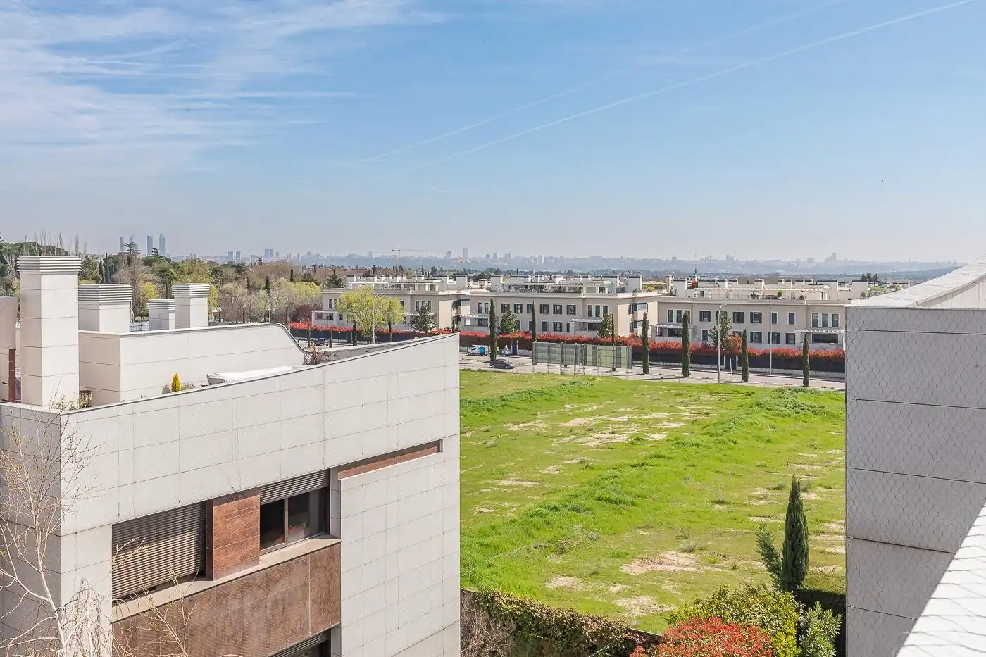 Vista exterior de Àtic en venda en Madrid amb Calefacció