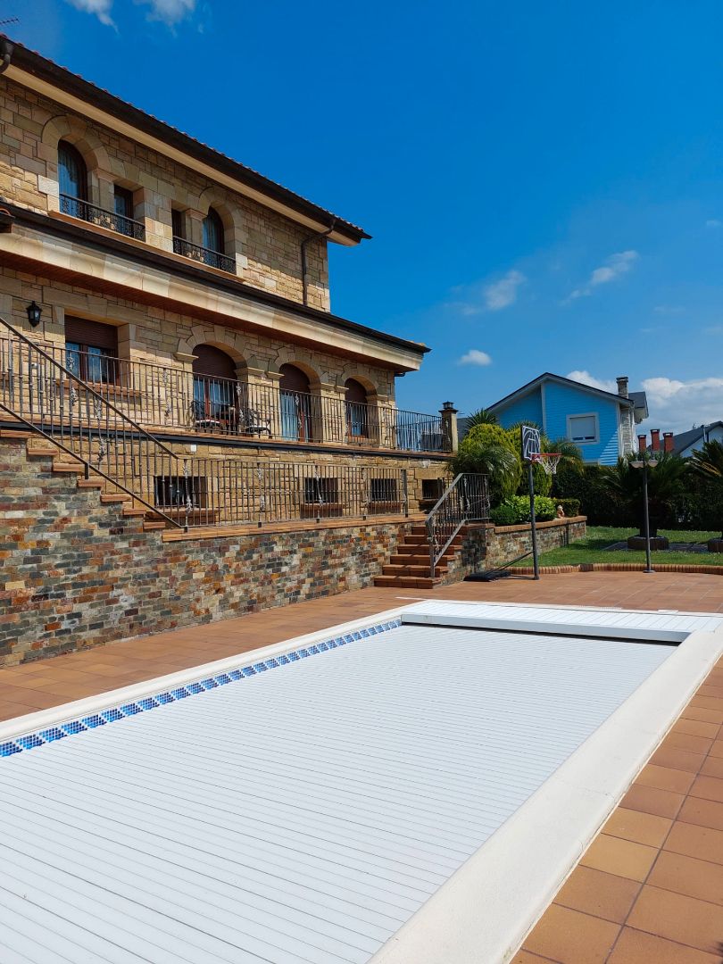Piscina de Casa o xalet en venda en Berango amb Calefacció, Jardí privat i Terrassa