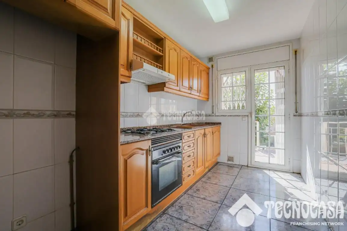 Casa pareada con terraza en venta en Sant Vicenç Dels Horts, imagen 8
