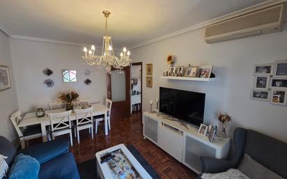 Sala d'estar de Pis en venda en  Madrid Capital amb Aire condicionat, Calefacció i Parquet